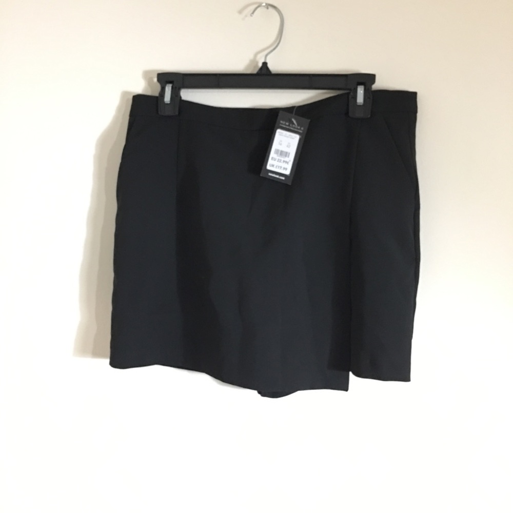 Black skort New Look size 10